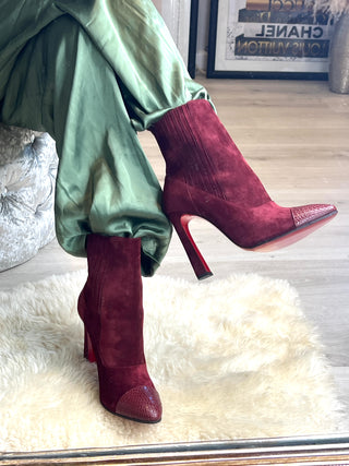 Christian Louboutin Me In The 90s 100 Burgundy Red Suede Ankle Boots – Size 40 / UK 7
