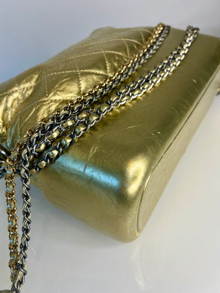 Chanel Gabrielle Medium Metallic Gold Quilted Hobo Bag – Circa 2017