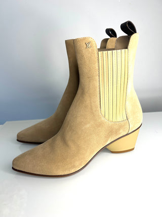 Louis Vuitton Beige Suede Chelsea Ankle Boots – Size 38.5 / UK 5.5