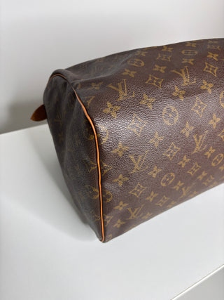 Louis Vuitton Speedy 40 Monogram Canvas Handbag