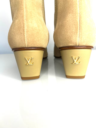 Louis Vuitton Beige Suede Chelsea Ankle Boots – Size 38.5 / UK 5.5