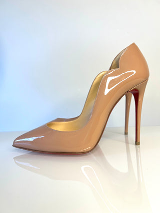 Christian Louboutin Hot Chick Nude Patent leather pointed toe heels