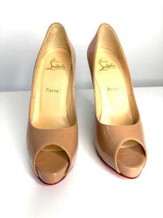 Christian Louboutin New Very Prive 120 Nude Patent Leather Peep Toe Heels 38.5 UK5.5