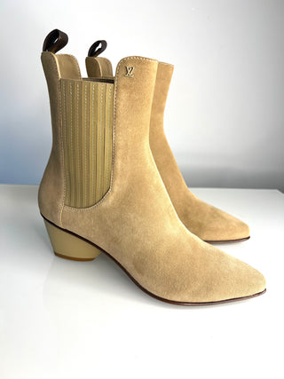 Louis Vuitton Beige Suede Chelsea Ankle Boots – Size 38.5 / UK 5.5