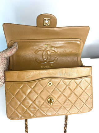 Chanel Vintage Classic Double Flap Bag – Tan Lambskin with Gold Hardware