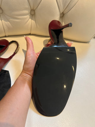 Gucci Pre-Loved Signoria Slingback Rosso Ancora Burgundy Patent Leather Heels 37 UK4