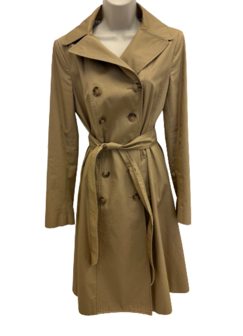 trench coat features a waist tie and 2 frontal pockets.